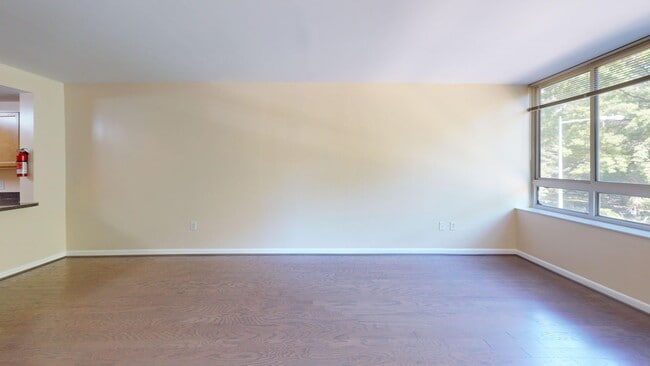 Building Photo - 350 G St SW