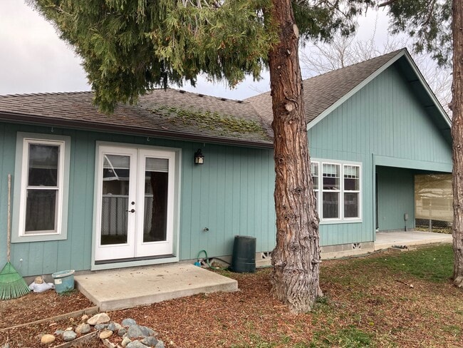 Rear and 2 Patios - 1023 Rainwood Ln