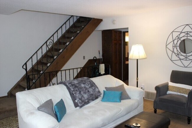 Building Photo - Marcy Holmes Side By Side Duplex, Laundry,...