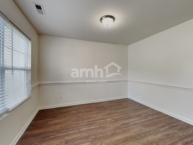 Foto del edificio - 5149 Liberty Hall Cir