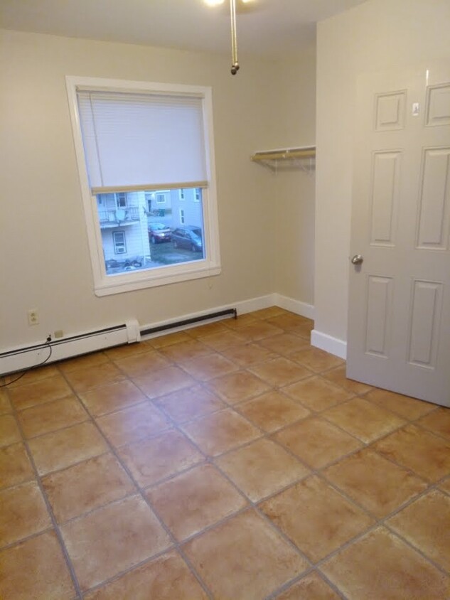 bedroom area with ensuite bath bathroom - 4 Liberty St