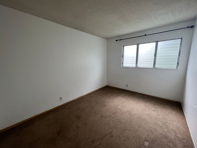 Foto del edificio - 2 Bed, 1 Bath at Windward Acres