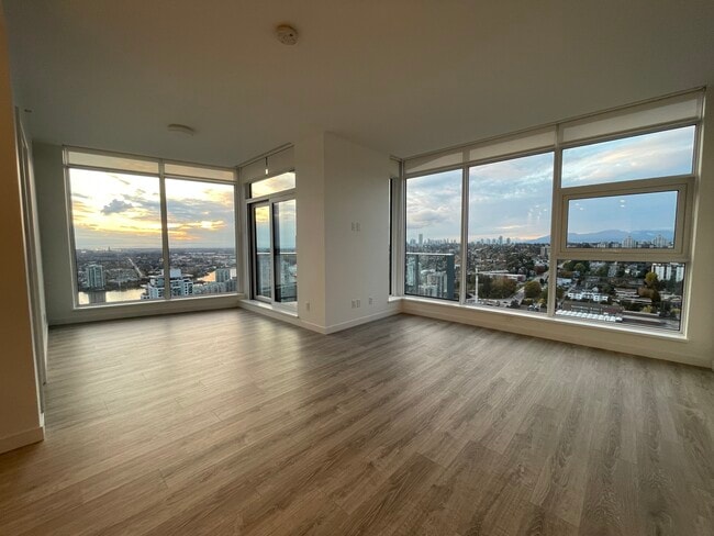 Building Photo - 680 Quayside Dr