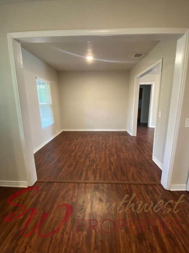 Foto del edificio - 2 Bed / 2 Bath with Office + Huge Fenced Backyard