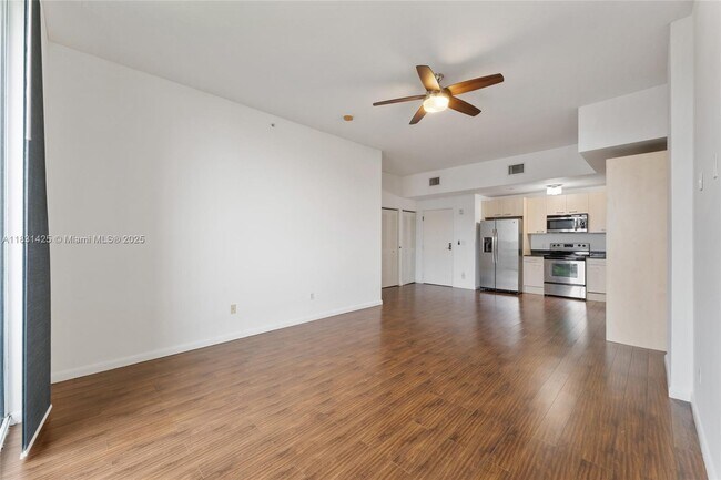 Foto del edificio - 1350 NW 8th Ct