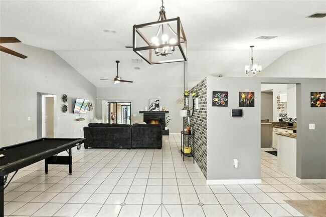 Foto del edificio - 7708 Eden Park Rd