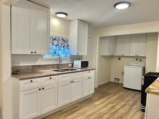 Foto del edificio - 12911 Southbridge Rd