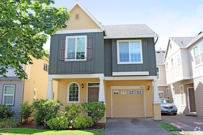 Building Photo - 937 SE Elina Ave