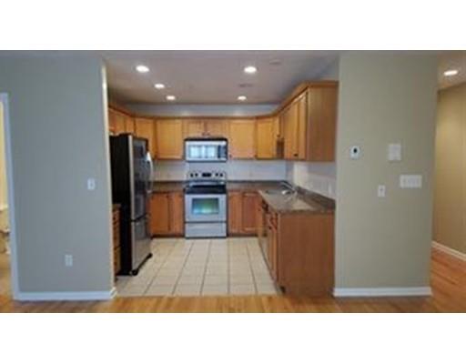 Building Photo - 70 Oak St Ext