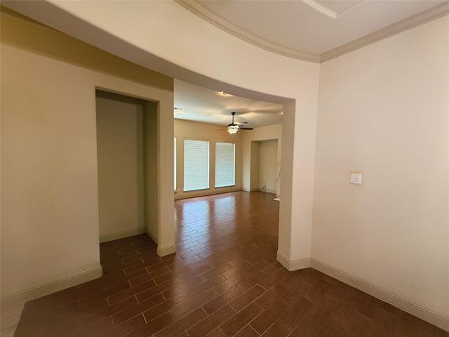 Building Photo - 722 Arbol