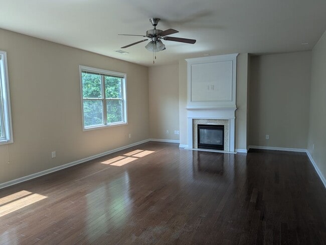 Foto del edificio - 355 Fowler Springs Ct