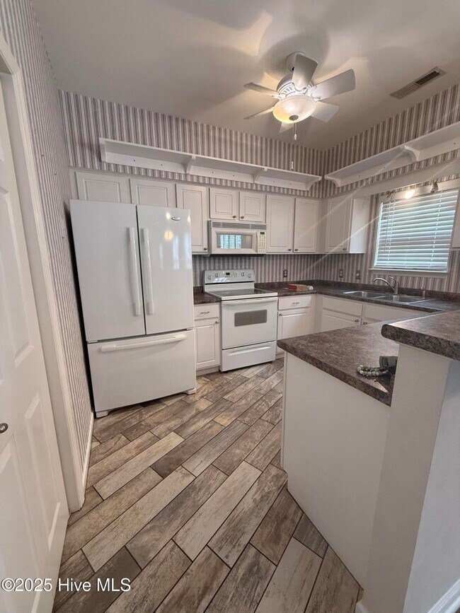 Foto del edificio - 2231 Locksley Woods Dr