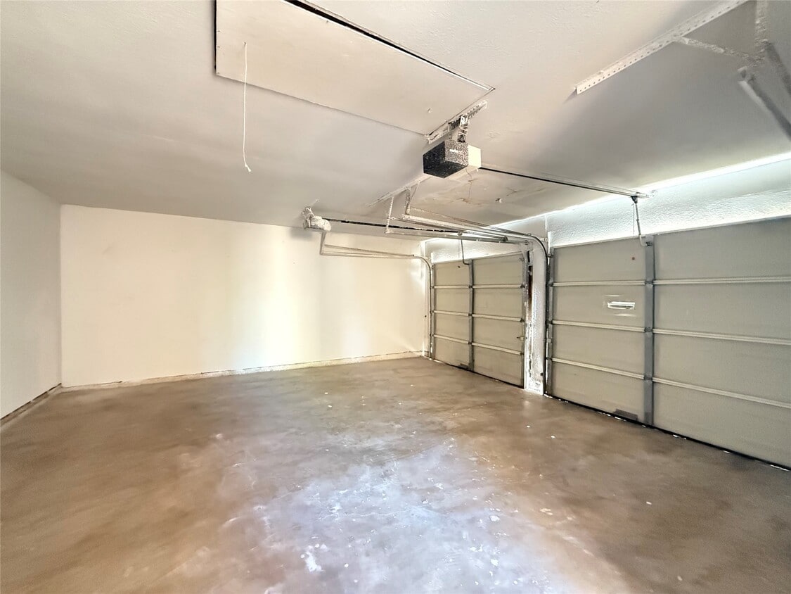Building Photo - 12842 Corpus Christi St