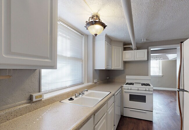 Building Photo - Boutique Apartments