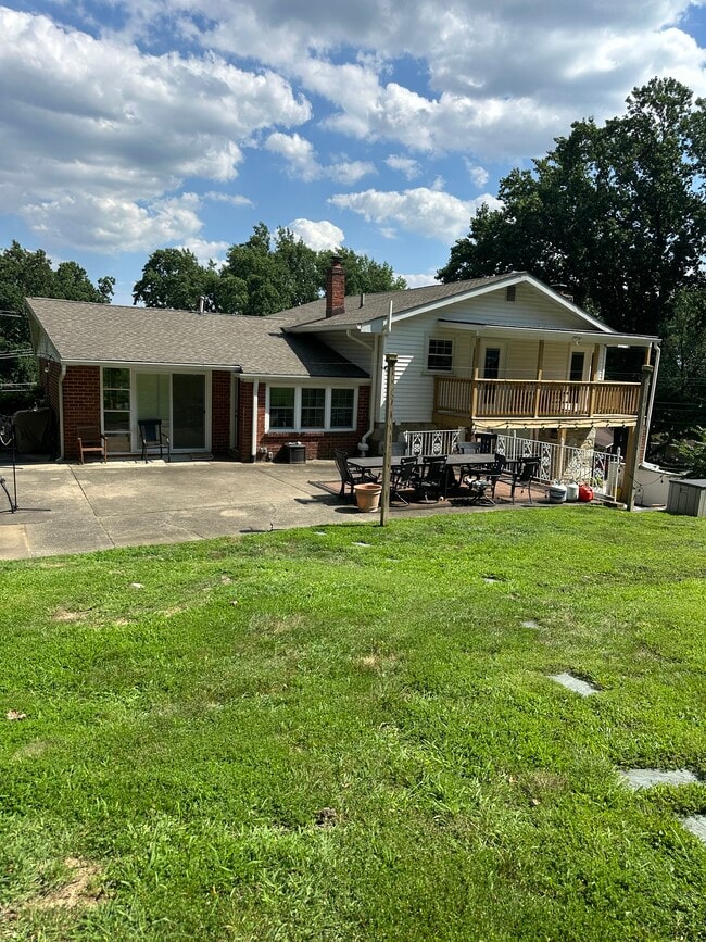 Building Photo - 536 Cardinal Dr