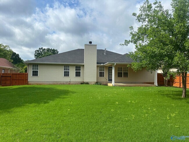 Foto del edificio - 123 Green Springs Dr