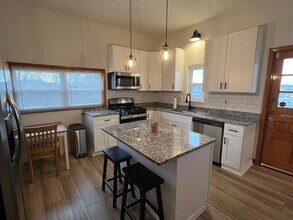 Building Photo - 2121 Eggers St