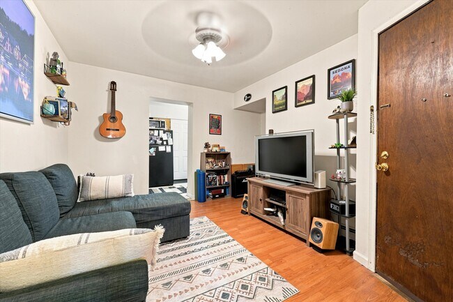 Foto del edificio - 620 Catharine St