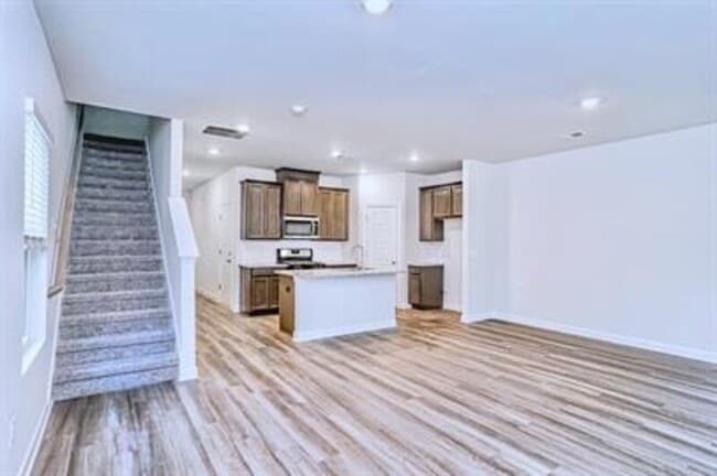 Photo - 206 Telford Dr Apartment