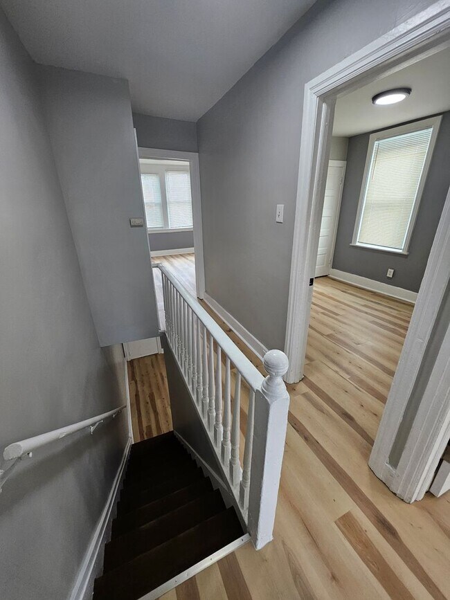 Building Photo - Charming row home in Chester, voucher holders welcome!