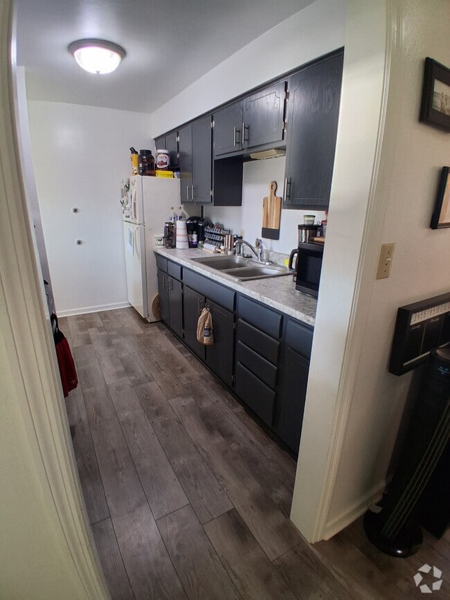 Building Photo - Colonial Heights