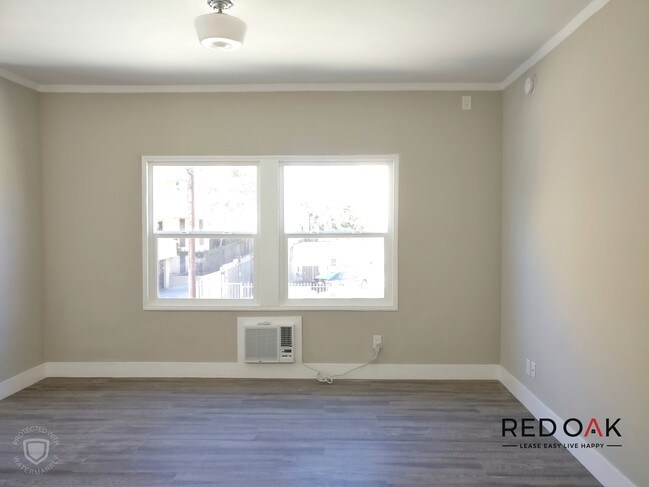 Building Photo - One of a Kind Remodeled Studio in Koreatown.