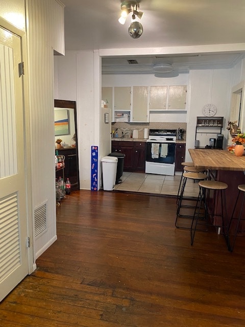 open dining room with bar - 1434 NW 3rd Ave