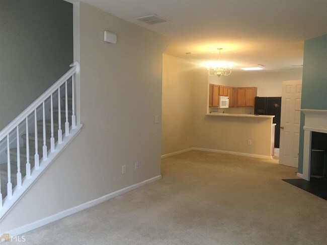 Building Photo - 885 Redwood Dr