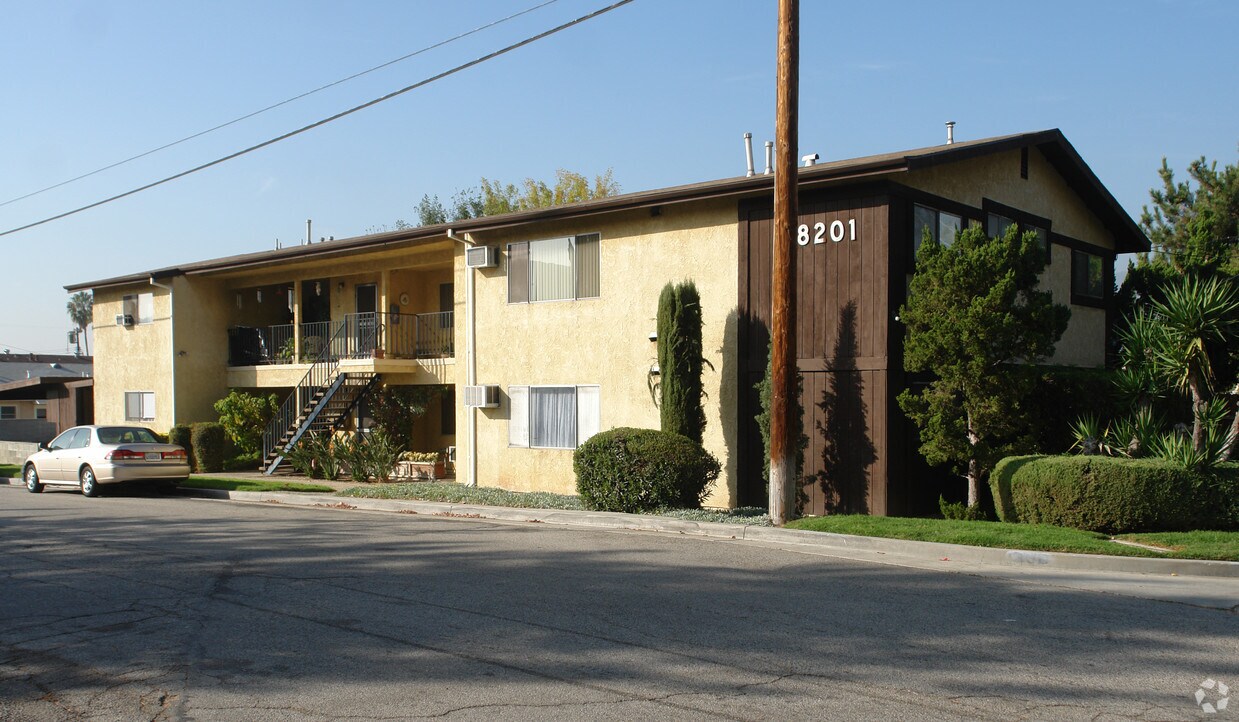 Primary Photo - 8201 Wyngate St