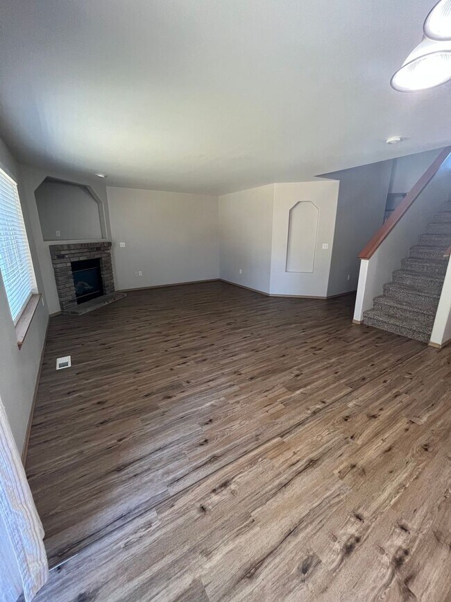 Foto del edificio - **$500 off first months rent** Beautiful C...