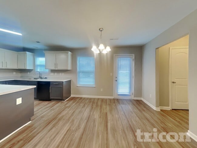 Building Photo - 1524 Hamilton Hills Dr