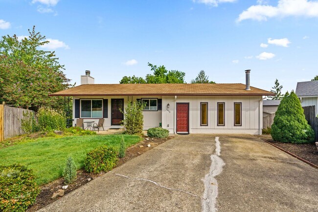 Building Photo - Apply directly on our website https://thetlcrealtyteam.com