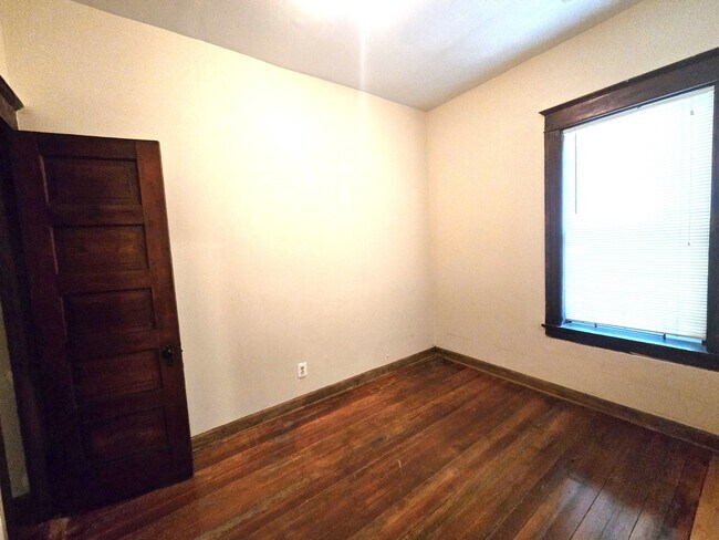 Foto del edificio - 6339 S Eberhart Ave