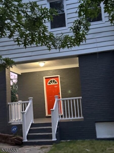 Building Photo - 351 Ogden St