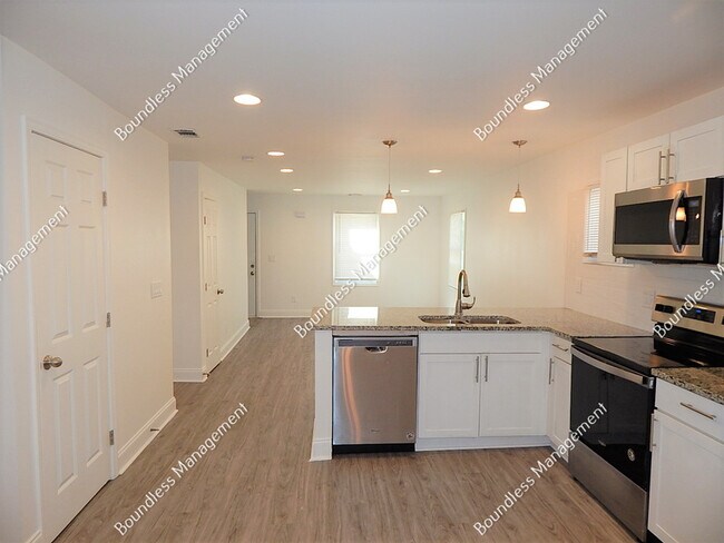 Foto del edificio - 395 Westchester Blvd NW