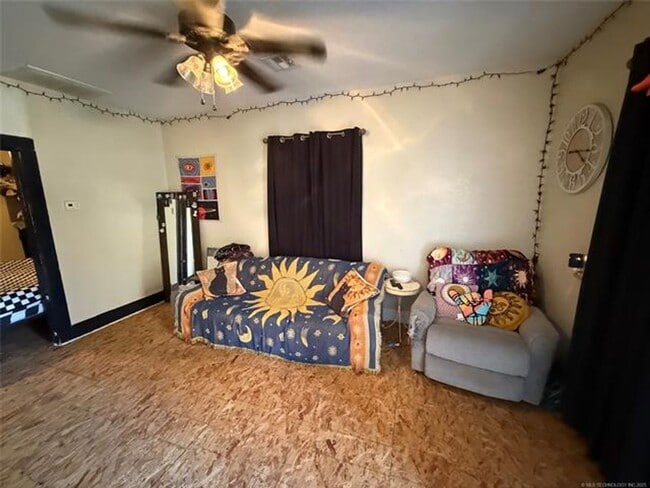 Building Photo - 2 Bedroom Home $950/month