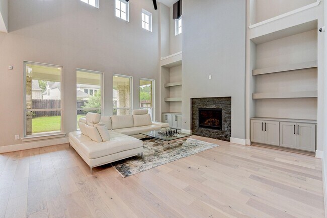 Foto del edificio - 12223 Drummond Maple Dr