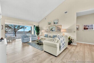 Building Photo - 2560 NW Seagrass Dr