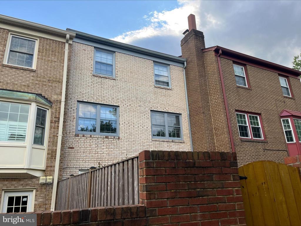 Foto del edificio - 2225 N Tuckahoe St