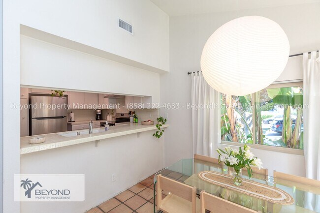 Building Photo - COASTAL CARSLBAD 2BR/2BA CONDO  –PET FRIEN...