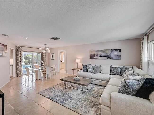 Foto del edificio - 10 Stone Mountain Blvd