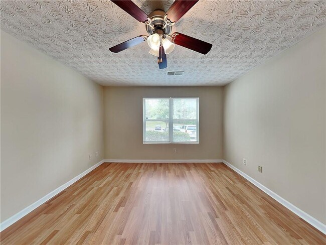 Building Photo - 4101 Fairington Club Dr