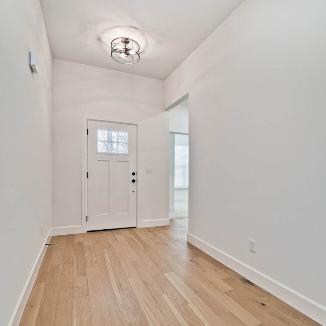 Building Photo - 1 Claypole Ln