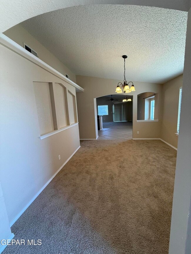 Building Photo - 732 Desert Sage Dr