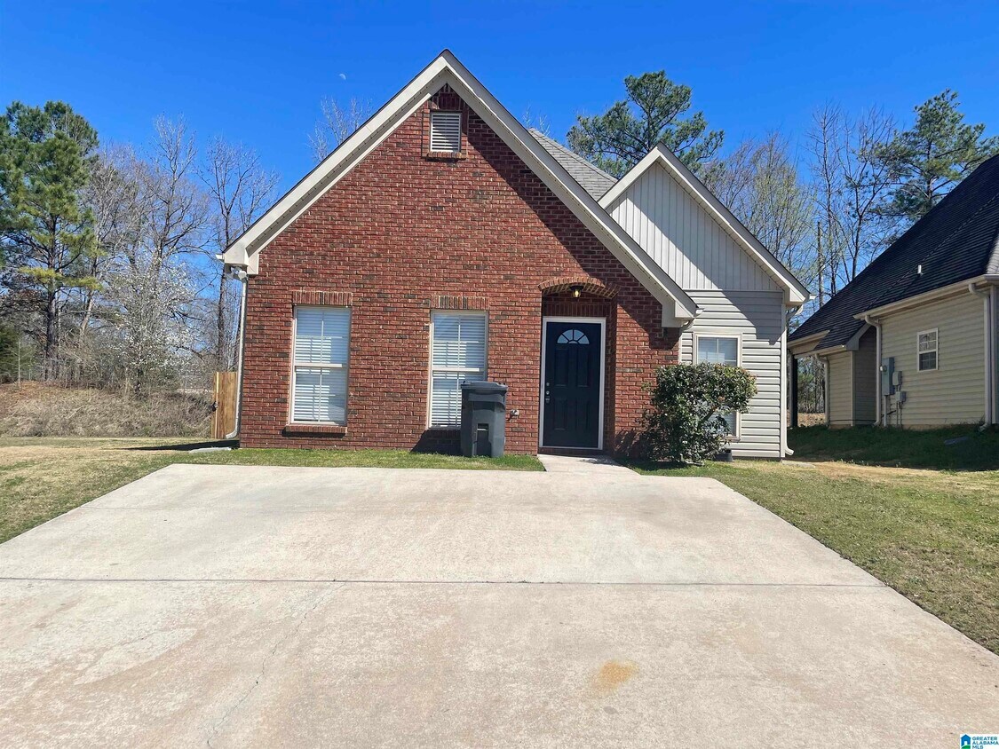 136 Cattail Ln, Calera, AL 35040 House Rental in Calera, AL