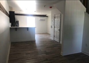 Building Photo - 2282 New Holland Pike