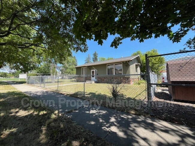 Foto del edificio - 295 4th Ave W N