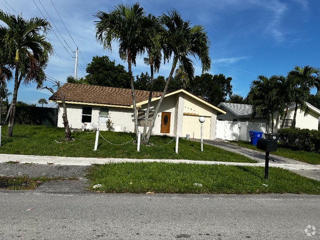 Building Photo - 1101 SW 74th Ave