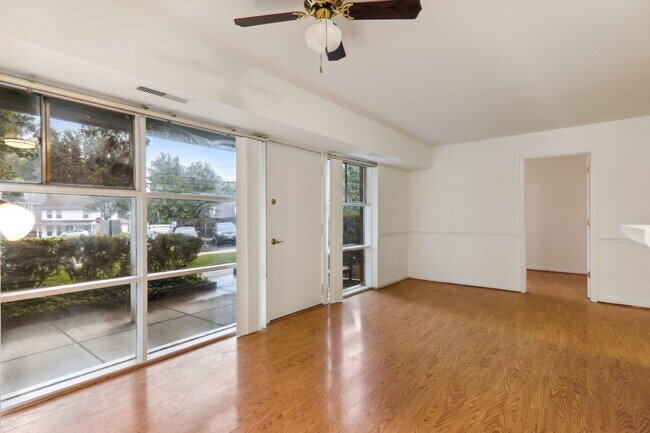 Photo - Kensington Terrace - patio level & parking Apartment