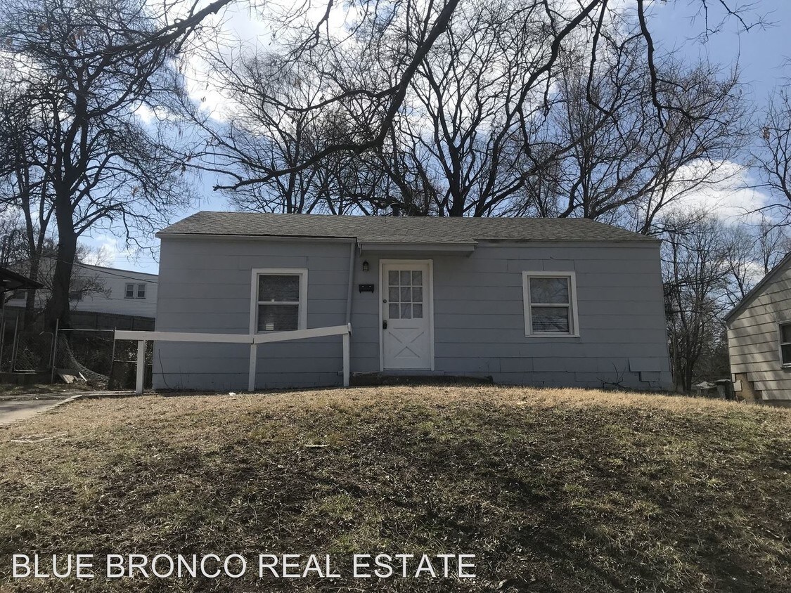 Primary Photo - 2 br, 1 bath House - 3313 E 55th St.